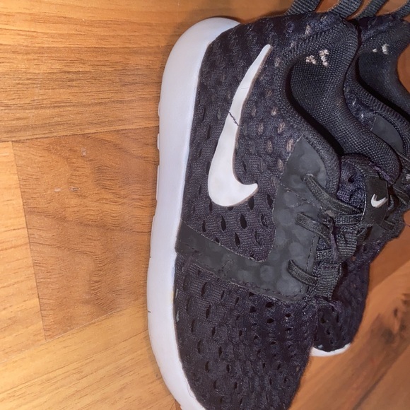 Nike Shoes - Picture 2 of 3